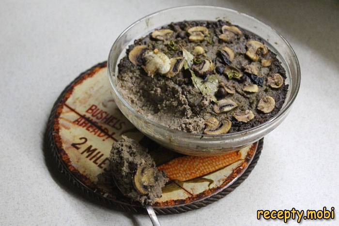  Запеченный паштет с грибами и перцем чили