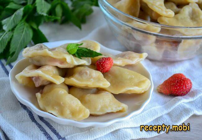 Вареники с вишней на молоке