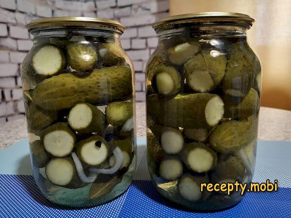 Bulgarian pickled cucumbers for winter