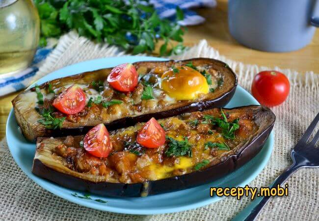 Баклажаны с сыром и яйцами в духовке
