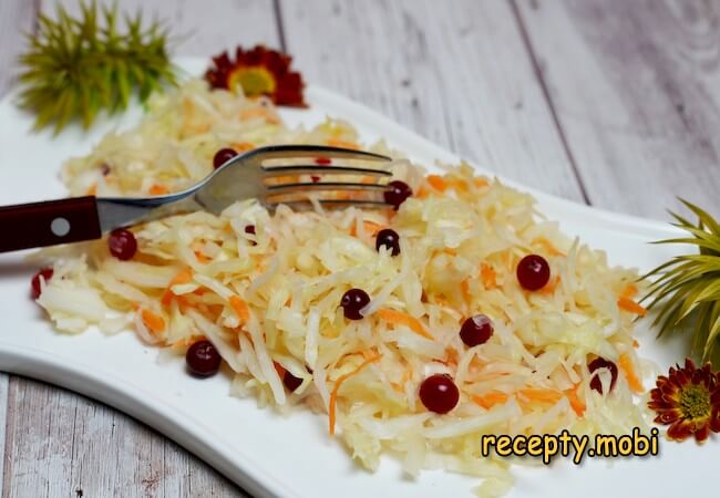 Квашеная капуста с клюквой