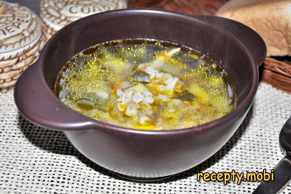 Рассольник с курицей и перловкой