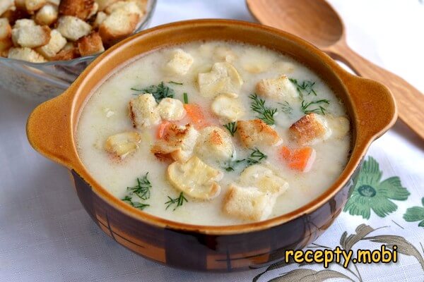 Сырный суп с шампиньонами и плавленным сыром