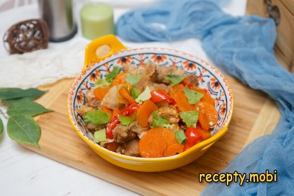 Тушеная свинина с овощами в мультиварке