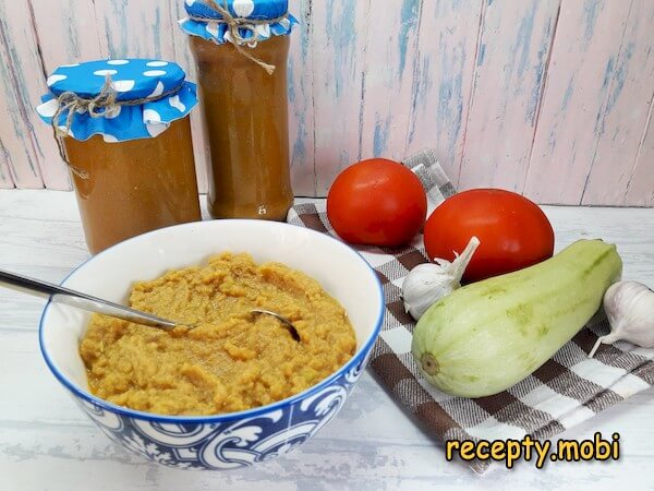 Кабачковая икра с майонезом и томатной пастой