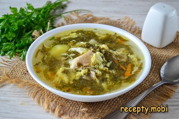Щавелевый суп с курицей и яйцом