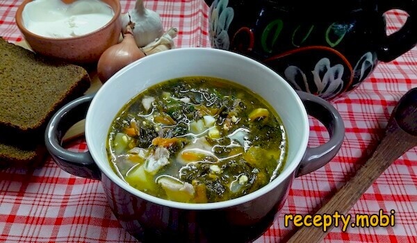 Суп со щавелем и яйцом на курином бульоне
