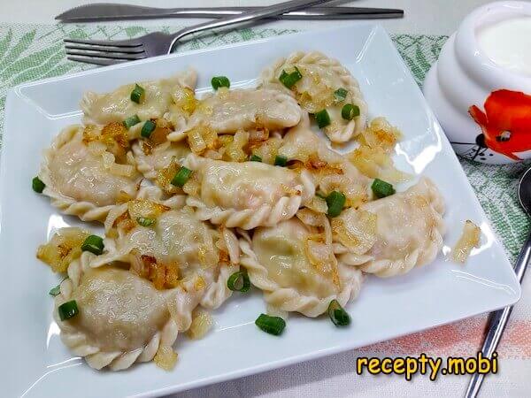 Вареники с капустой свежей