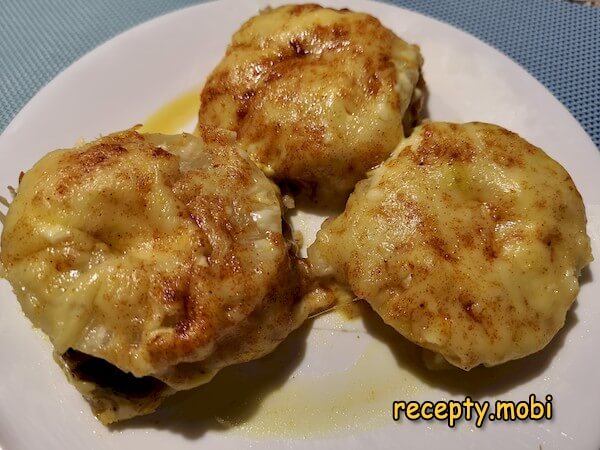 Курица с ананасами под сыром в духовке