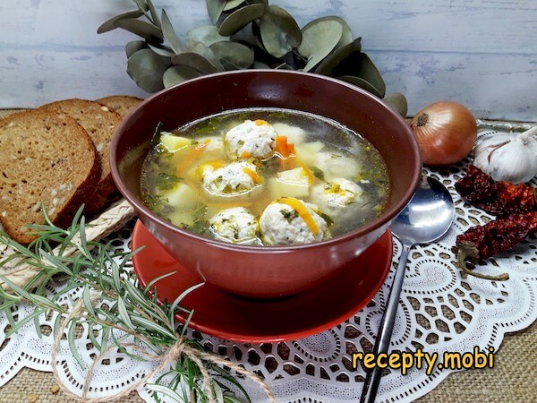 Суп с фрикадельками из индейки