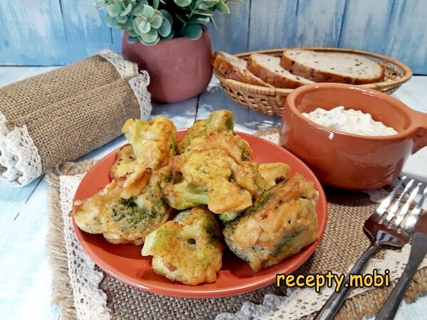 Брокколи в кляре на сковороде