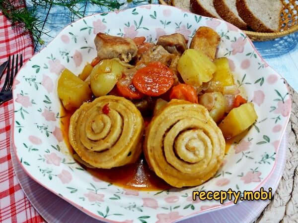 Штрудель с мясом и картошкой