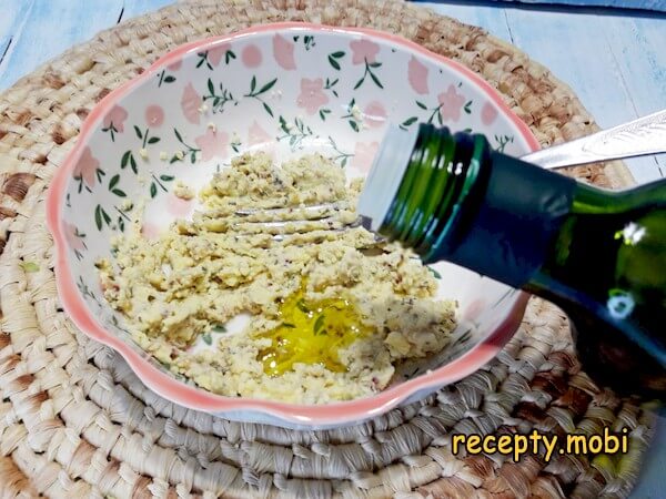 Preparation of dressing for salad