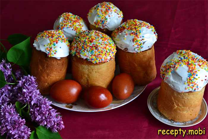 Homemade Easter cakes