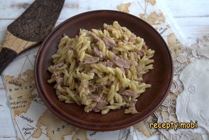 Макароны с тунцом консервированным
