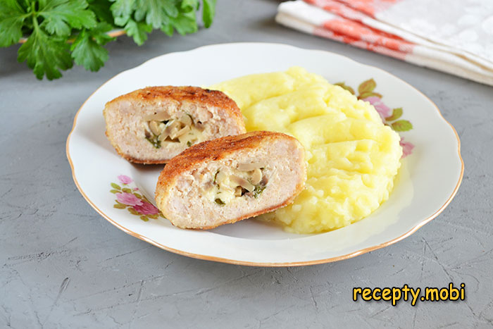 Куриные зразы с грибами и сыром