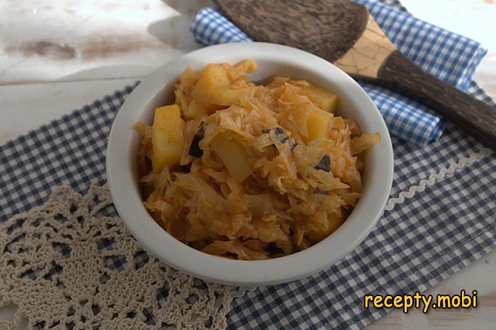 Овощное рагу с капустой и картошкой