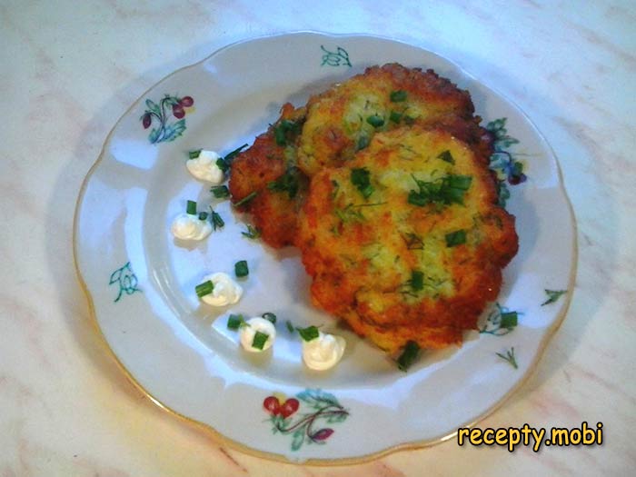 Драники из картофеля с зеленью – простой рецепт
