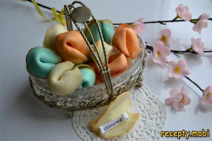 Chinese fortune cookie