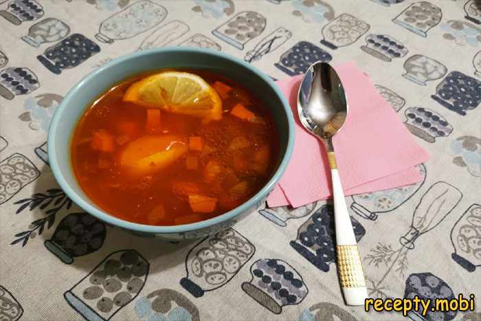 Солянка с картошкой и колбасой без маслин