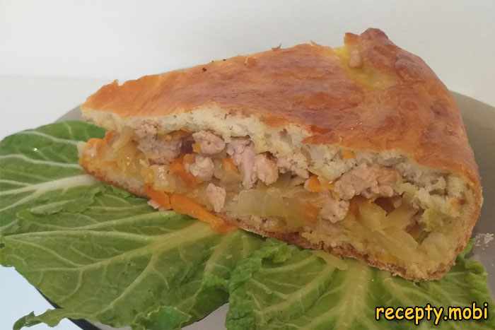 Пирог с индейкой и капустой