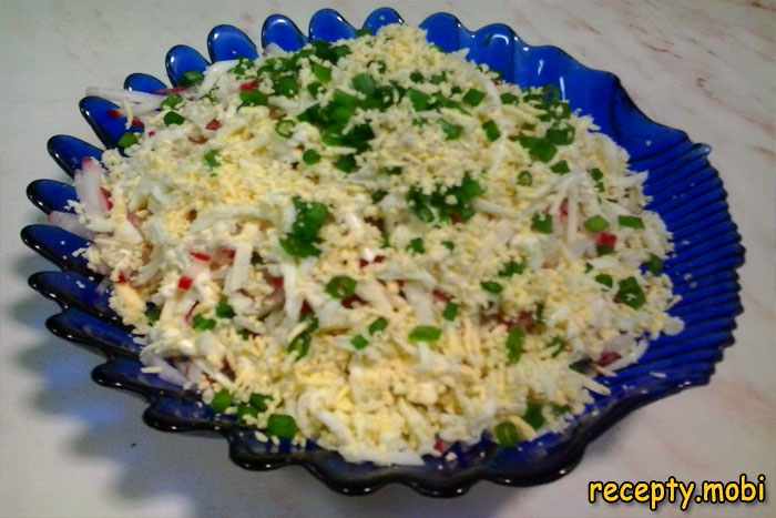 Салат из редиса с яйцом