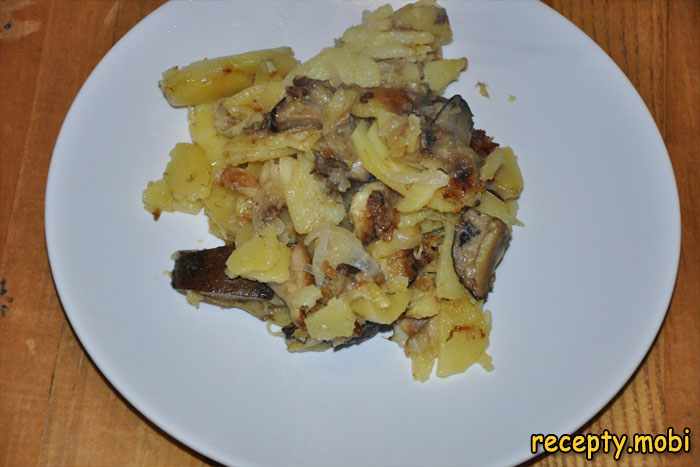 Жареная картошка с лесными грибами