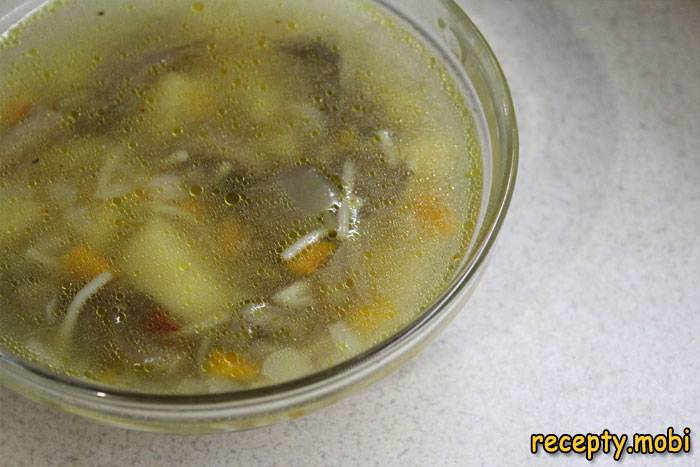 Грибной суп с вешенками и картофелем
