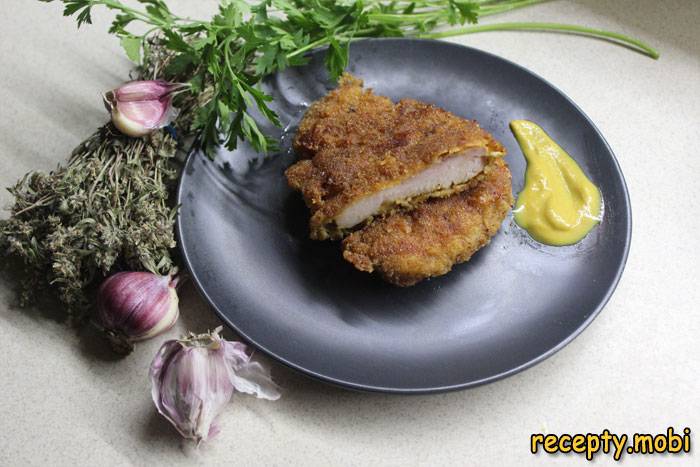 Куриный шницель в панировке «Milanesa de Pollo»