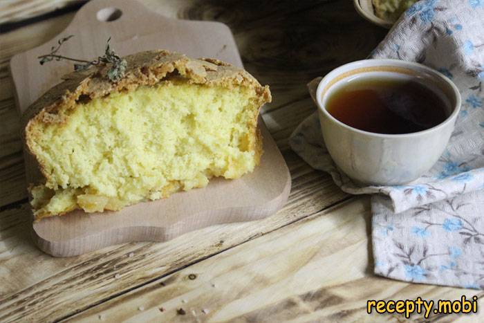 Пышная шарлотка с яблоками в духовке