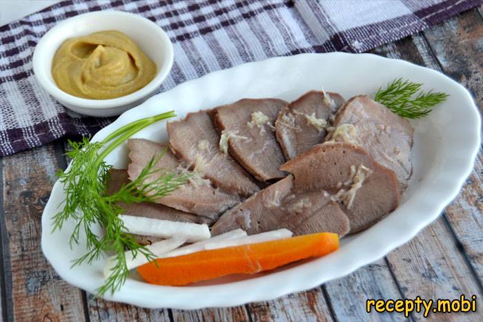 Свиной язык под чесночным соусом