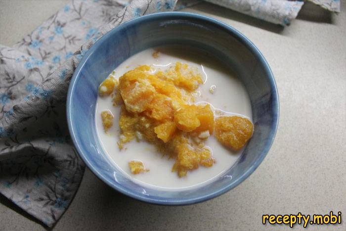 Pumpkin porridge with rice in milk