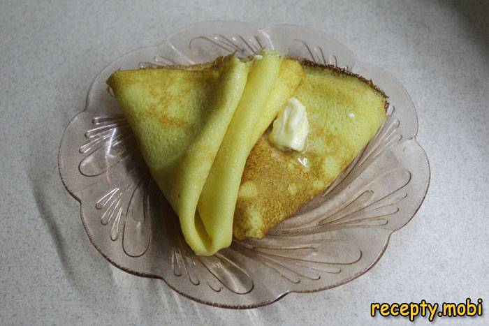 Cornmeal pancakes with milk