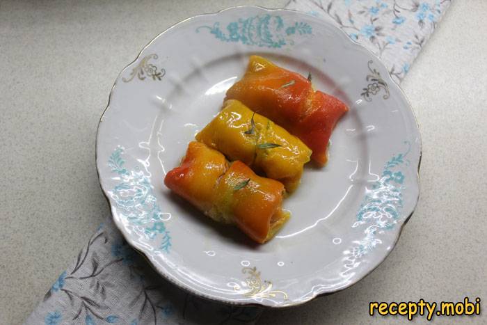 Закусочные рулетики из печеного перца с крем-сыром "Филадельфия"