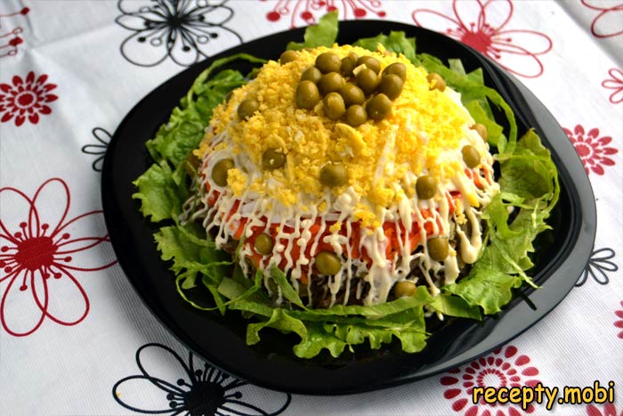 Слоёный салат с куриной печенью