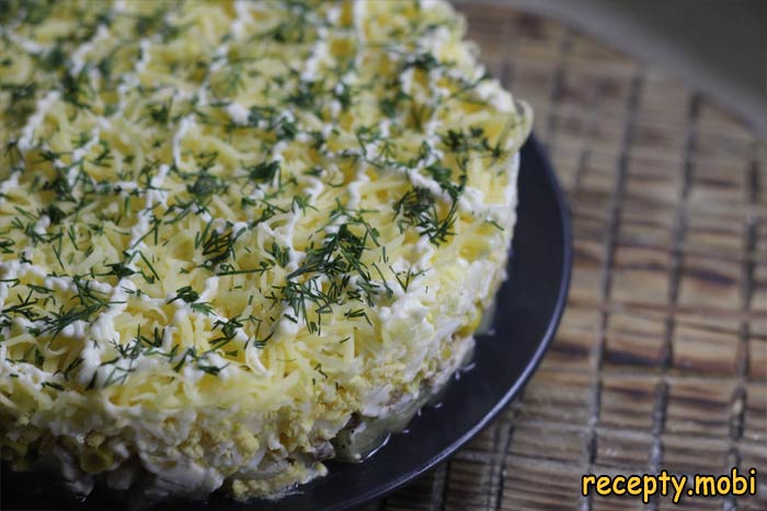 Салат с курицей и консервированной кукурузой