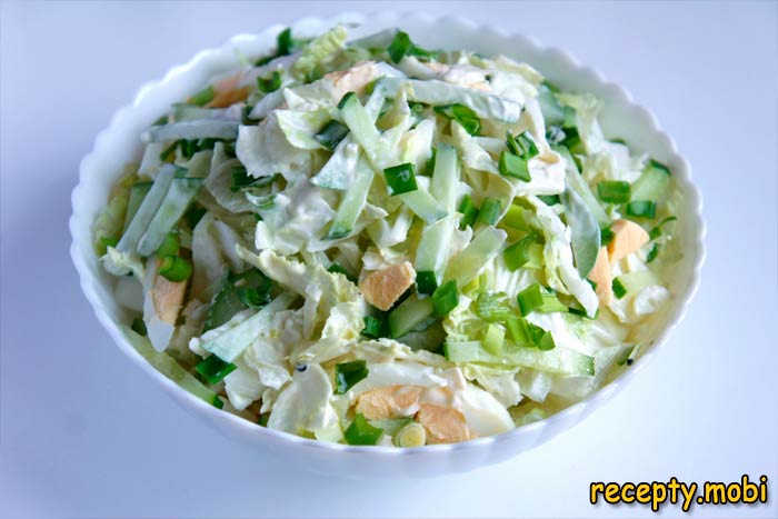 Chinese cabbage salad with cucumber and egg