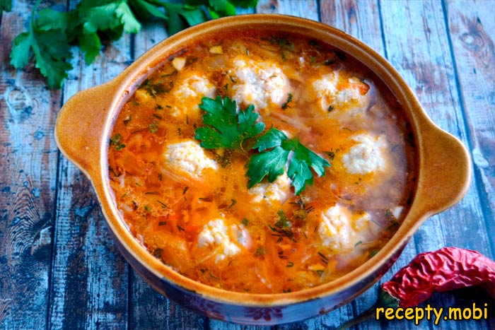 Щи с куриными фрикадельками
