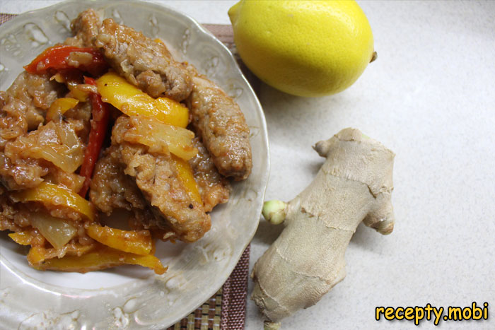 Свинина в кисло-сладком соусе по-китайски с ананасами
