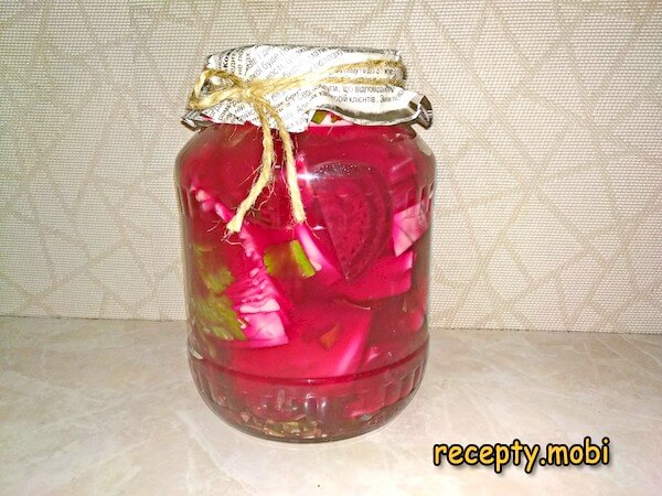 Квашеная капуста со свеклой