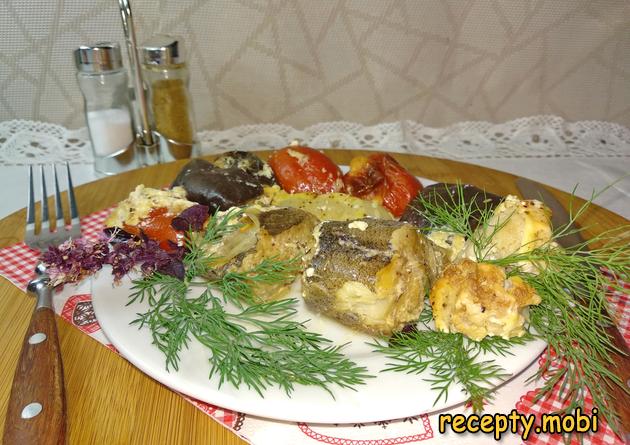 Минтай с овощами запечённый в духовке