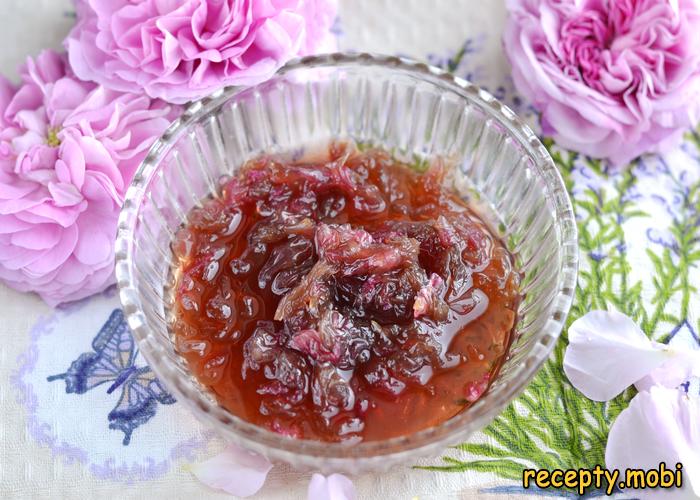 Розовое варенье из лепестков