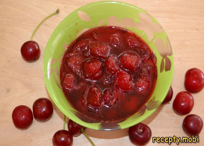 Варенье из вишни с косточкой