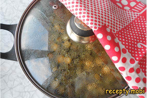making pine cone jam - photo step 3